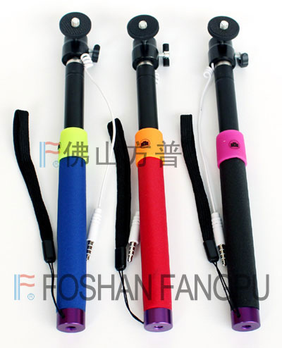 方普手把套在手机自拍杆上的应用 方普手把套在手机自拍杆上的应用